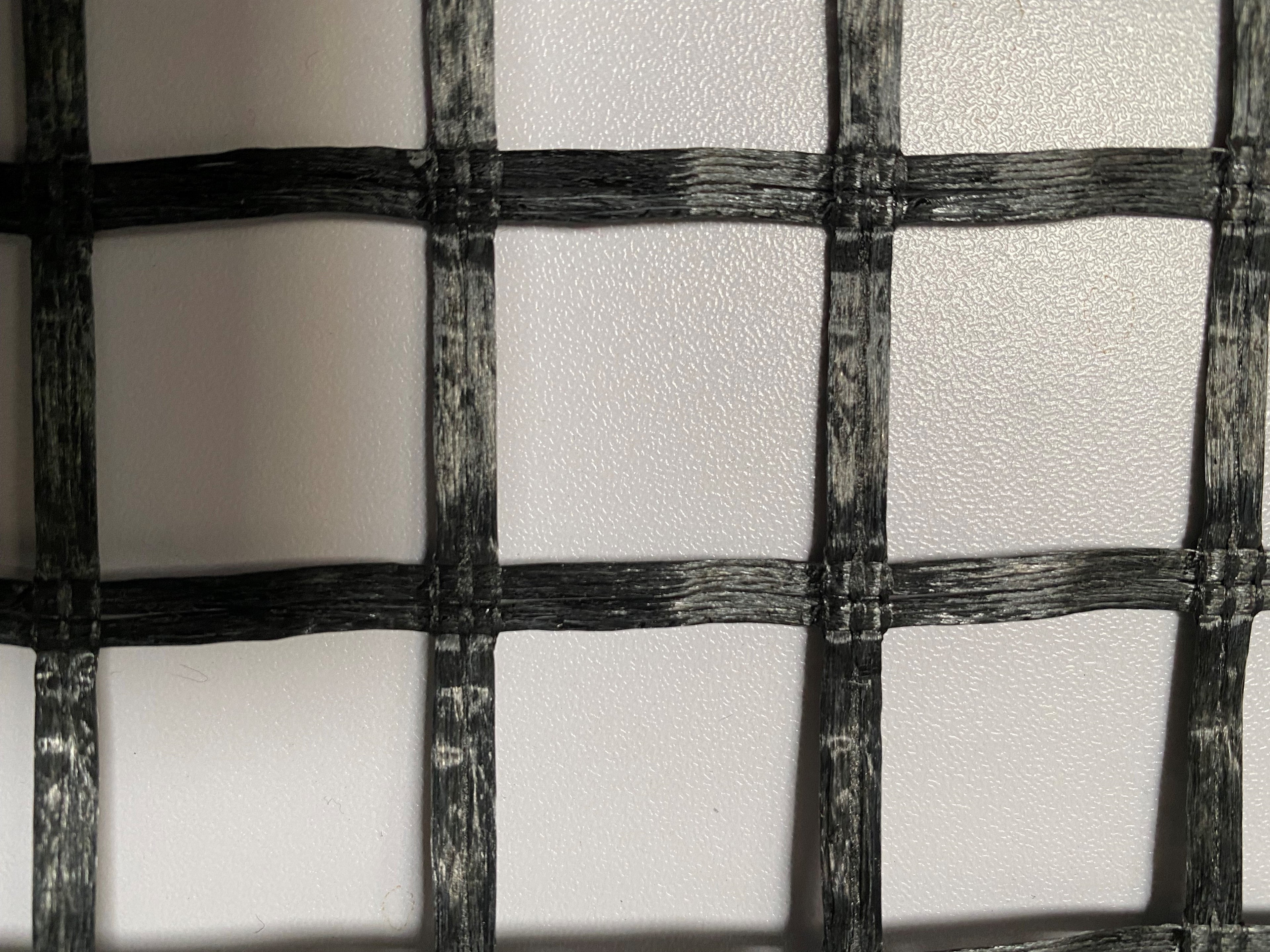 Polyester geogrid 40/40 kN/m 25x25 mm rol 1,9x25 m (47,5 m²)