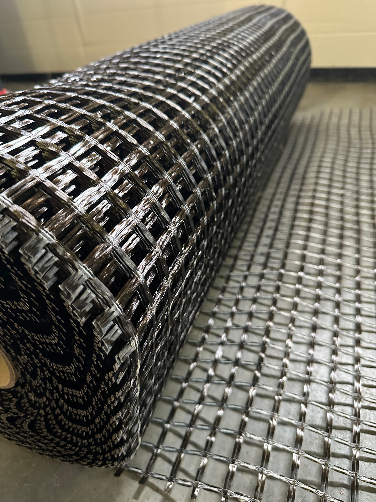 Basaltvezelrooster 100/100 kN/m, polymeercoating, 25×25 mm, breedte 1 m, rol 50 m²
